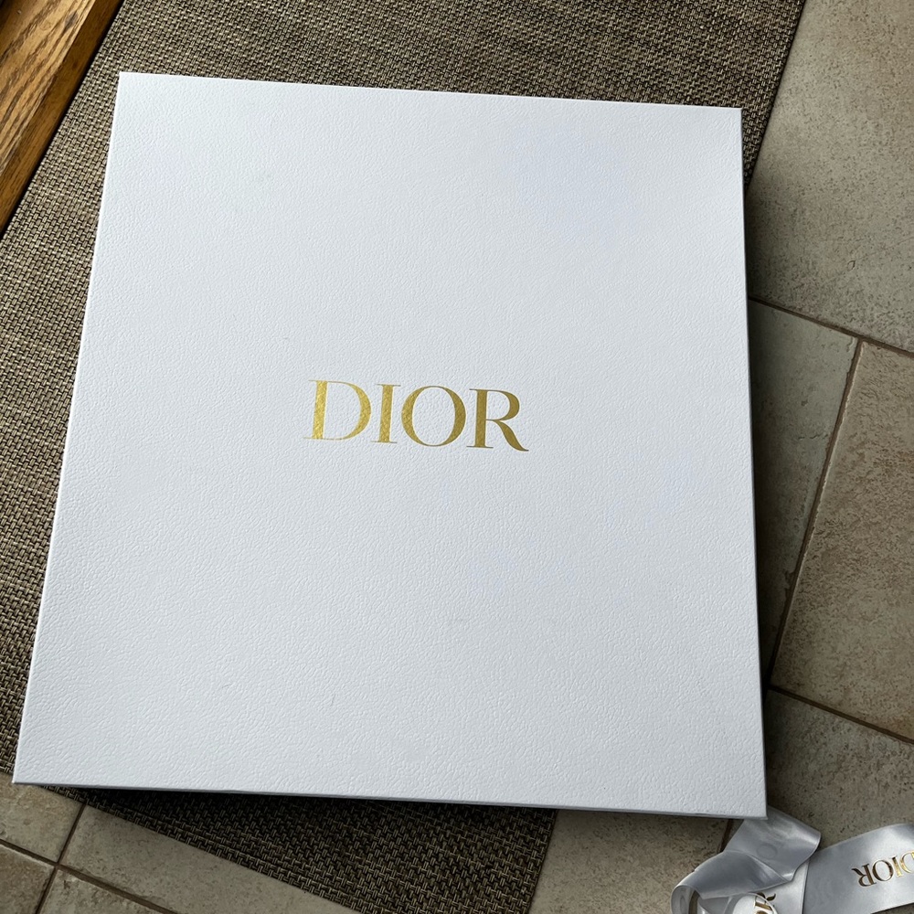 Dior extra large storage box w ribbon
